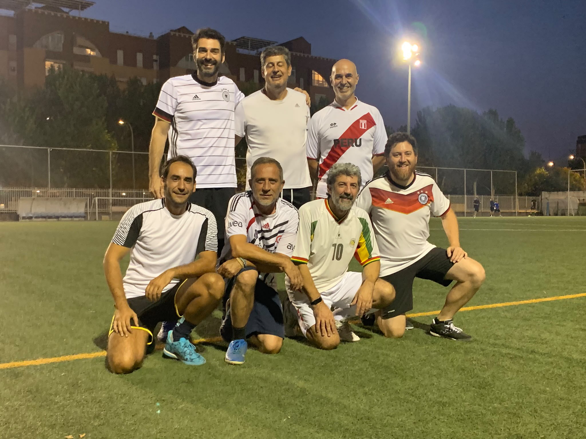 Invasión de amigos de Guille